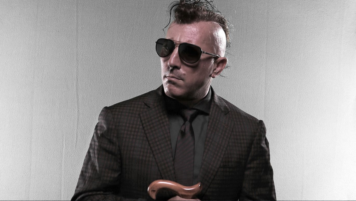 Maynard James Keenan Umumkan Jadwal Tur Buku